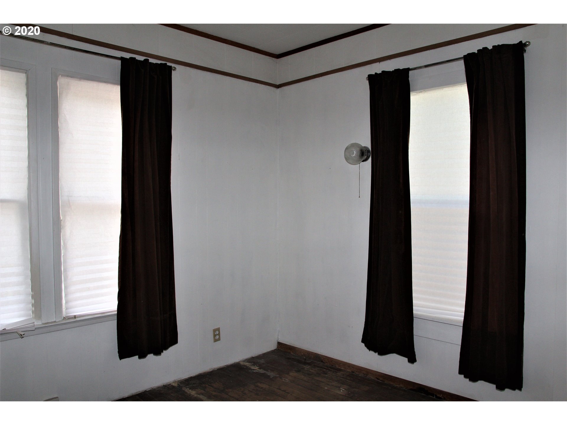 211 4th Avenue Riddle, OR 97469 - Photo 5 of 20