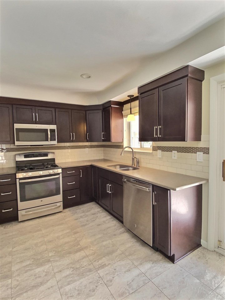 52045 Shelby Road Utica, MI 48316 - Photo 23 of 31 50080840-22.JPG