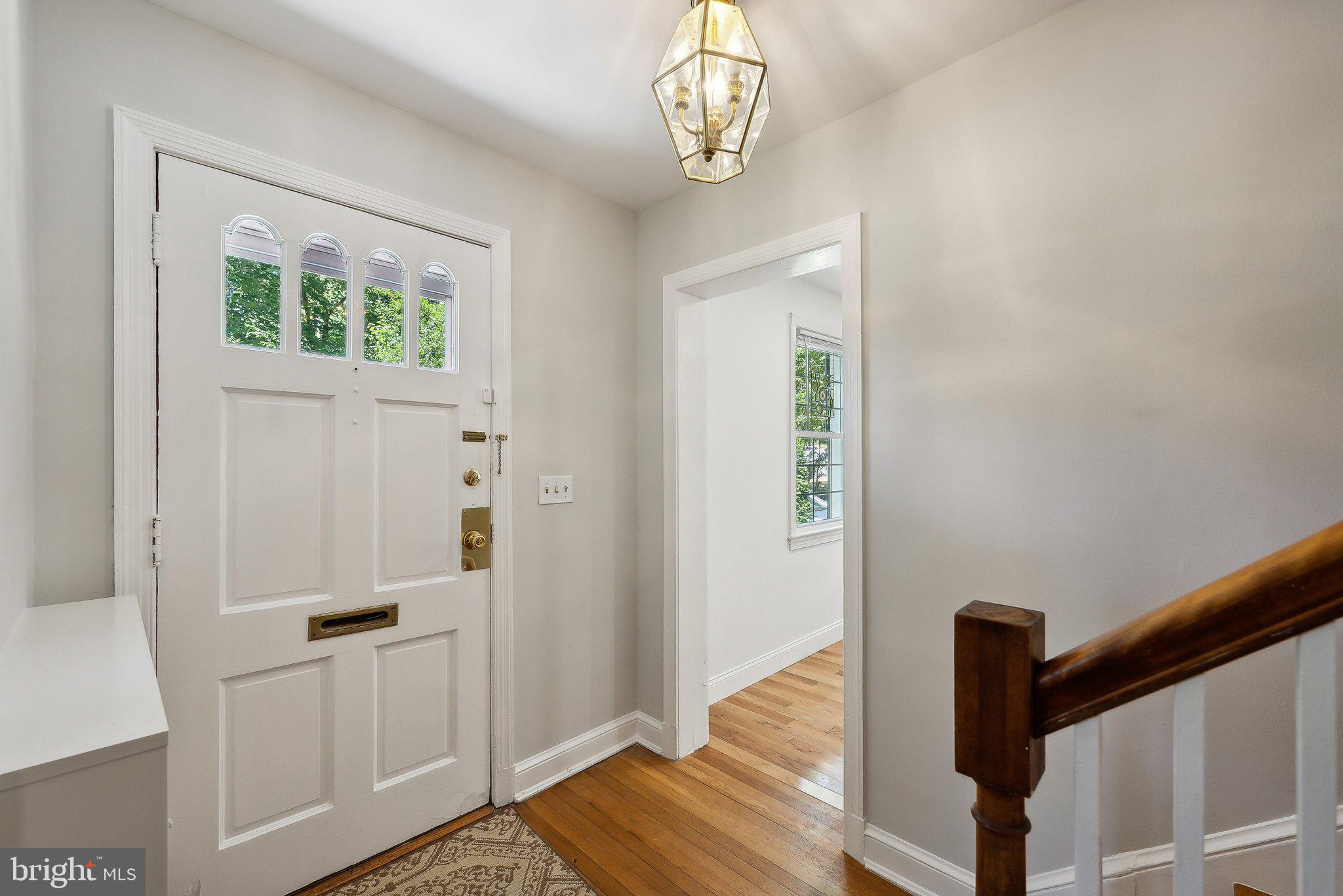 3121 Parkway Cheverly, MD 20785 - Photo 3 of 35 Foyer