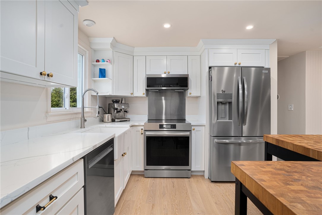 628 County Road Barrington, RI 02806 - Photo 4 of 40
