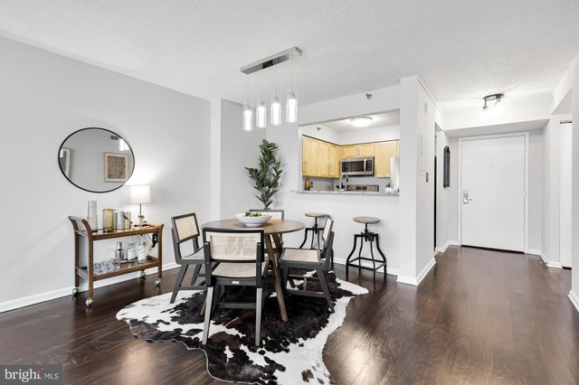 $297,500 | 10101 Grosvenor Place, Unit 1414, Rockville, MD 20852