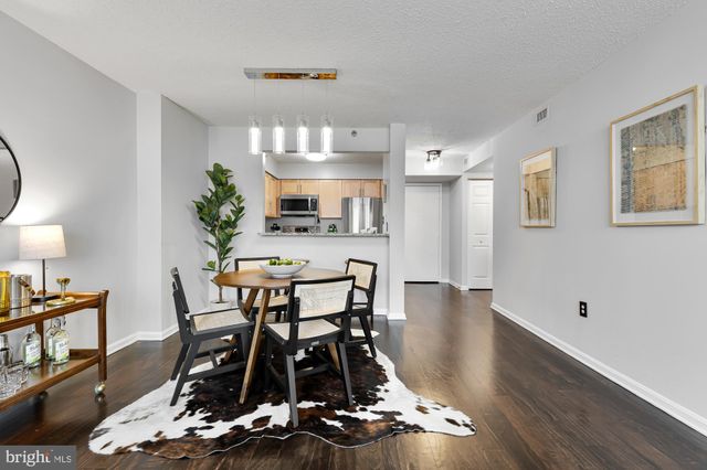 $297,500 | 10101 Grosvenor Place, Unit 1414, Rockville, MD 20852