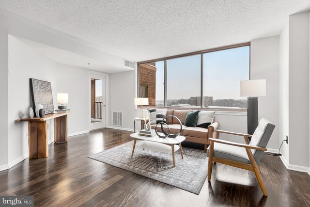 $297,500 | 10101 Grosvenor Place, Unit 1414, Rockville, MD 20852