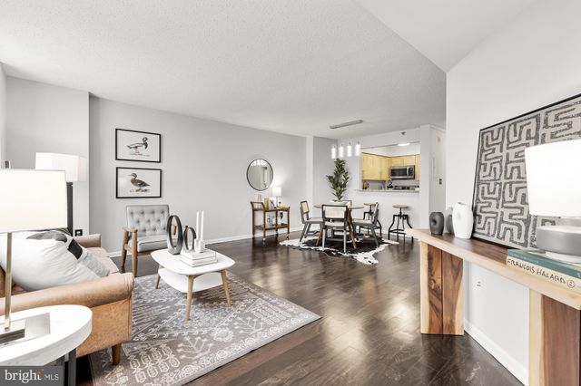 $297,500 | 10101 Grosvenor Place, Unit 1414, Rockville, MD 20852