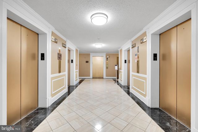 $297,500 | 10101 Grosvenor Place, Unit 1414, Rockville, MD 20852