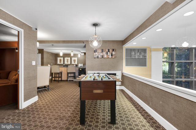 $297,500 | 10101 Grosvenor Place, Unit 1414, Rockville, MD 20852