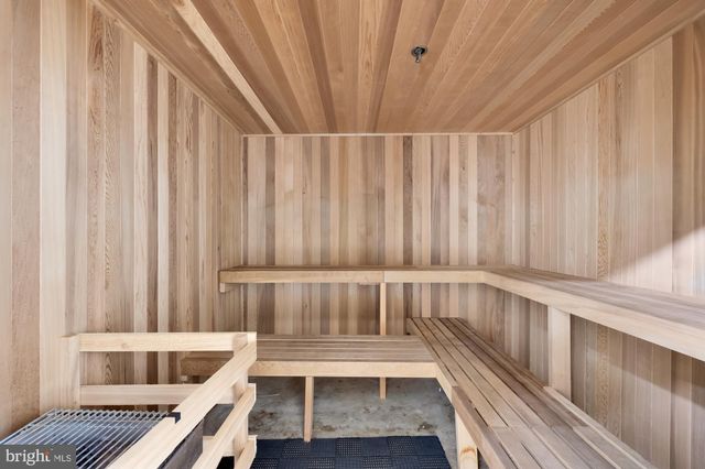 $297,500 | 10101 Grosvenor Place, Unit 1414, Rockville, MD 20852