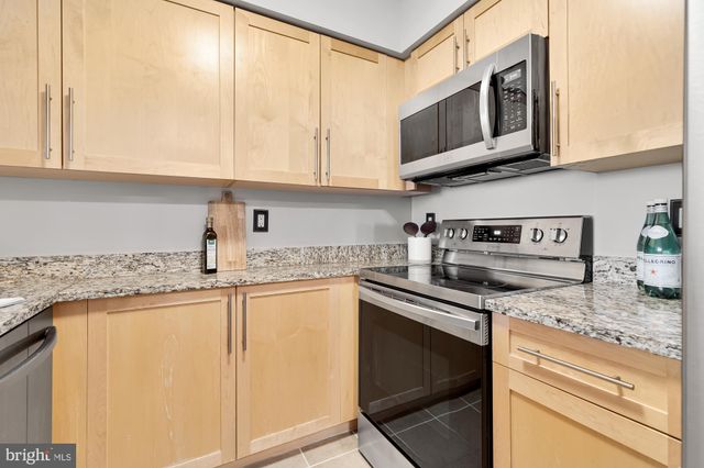 $297,500 | 10101 Grosvenor Place, Unit 1414, Rockville, MD 20852