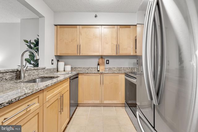 $297,500 | 10101 Grosvenor Place, Unit 1414, Rockville, MD 20852