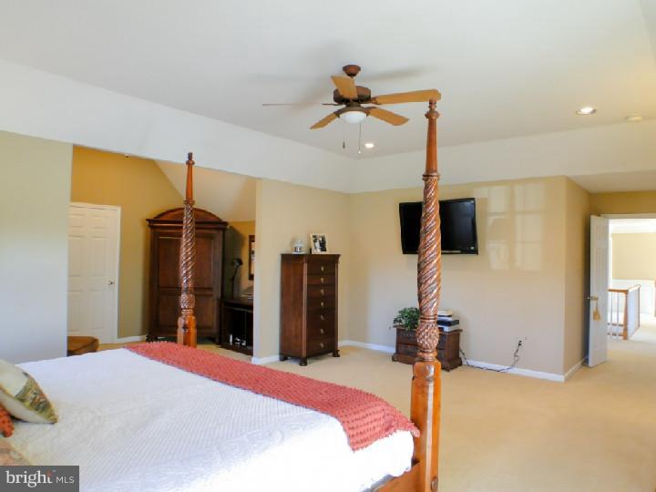 4658 Ridgetop Road Doylestown, PA 18902 - Photo 16 of 21 Gallery Image 16