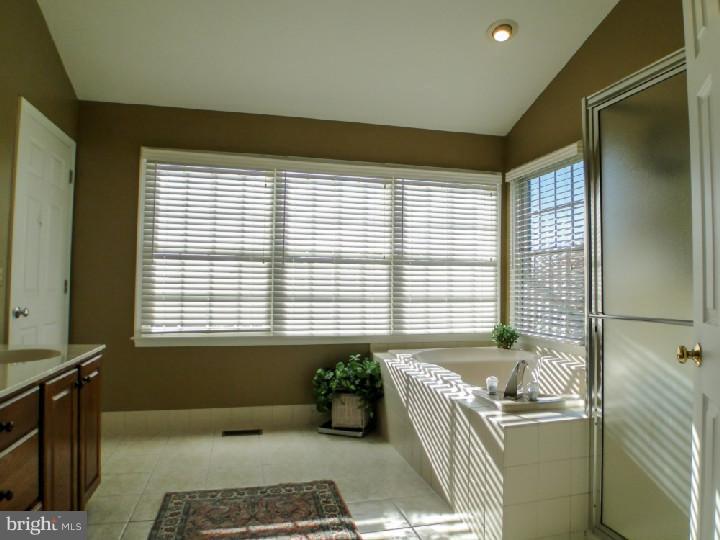 4658 Ridgetop Road Doylestown, PA 18902 - Photo 17 of 21 Gallery Image 17