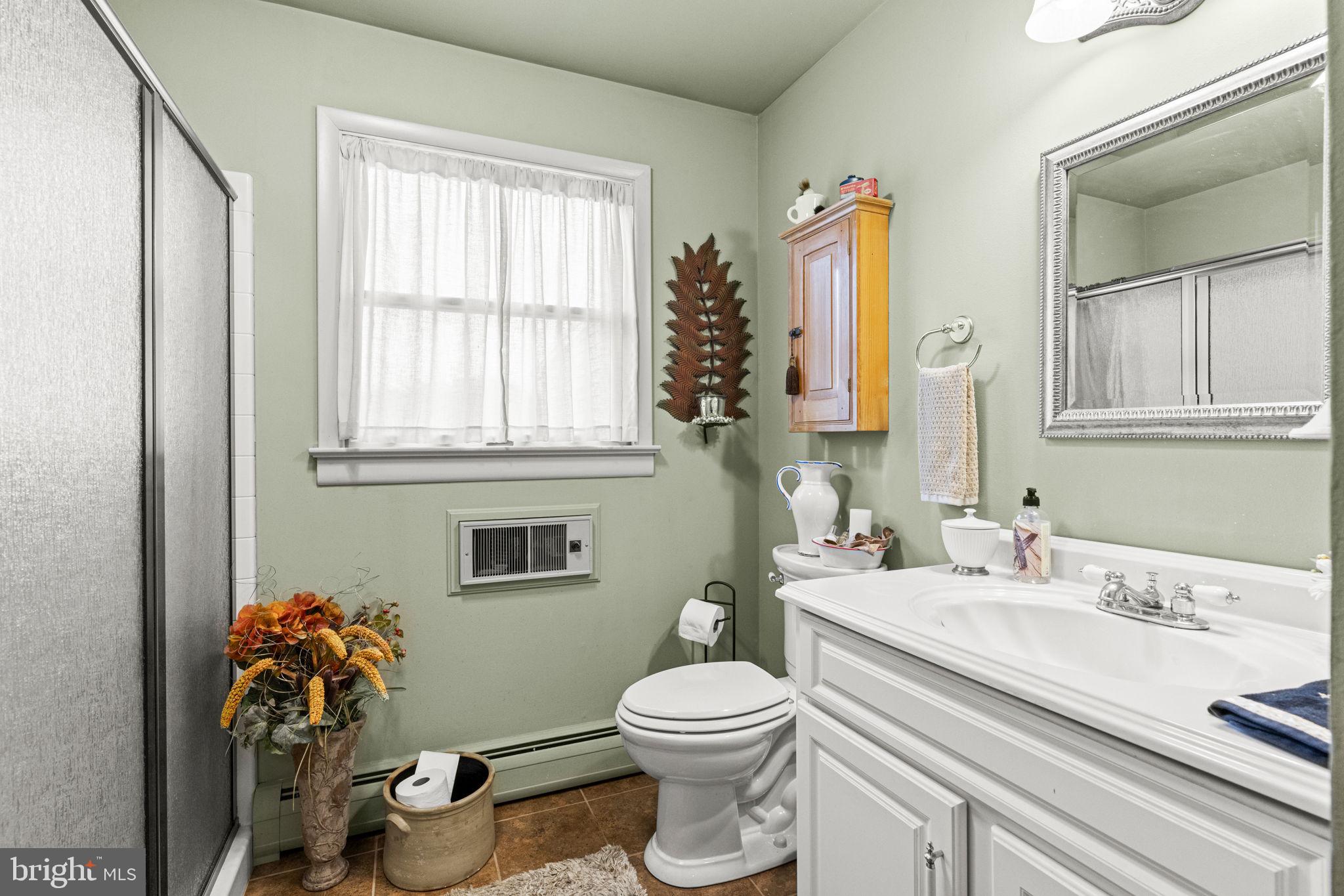 140 Green Ridge Road Carlisle, PA 17015 - Photo 22 of 36 FULL BATH