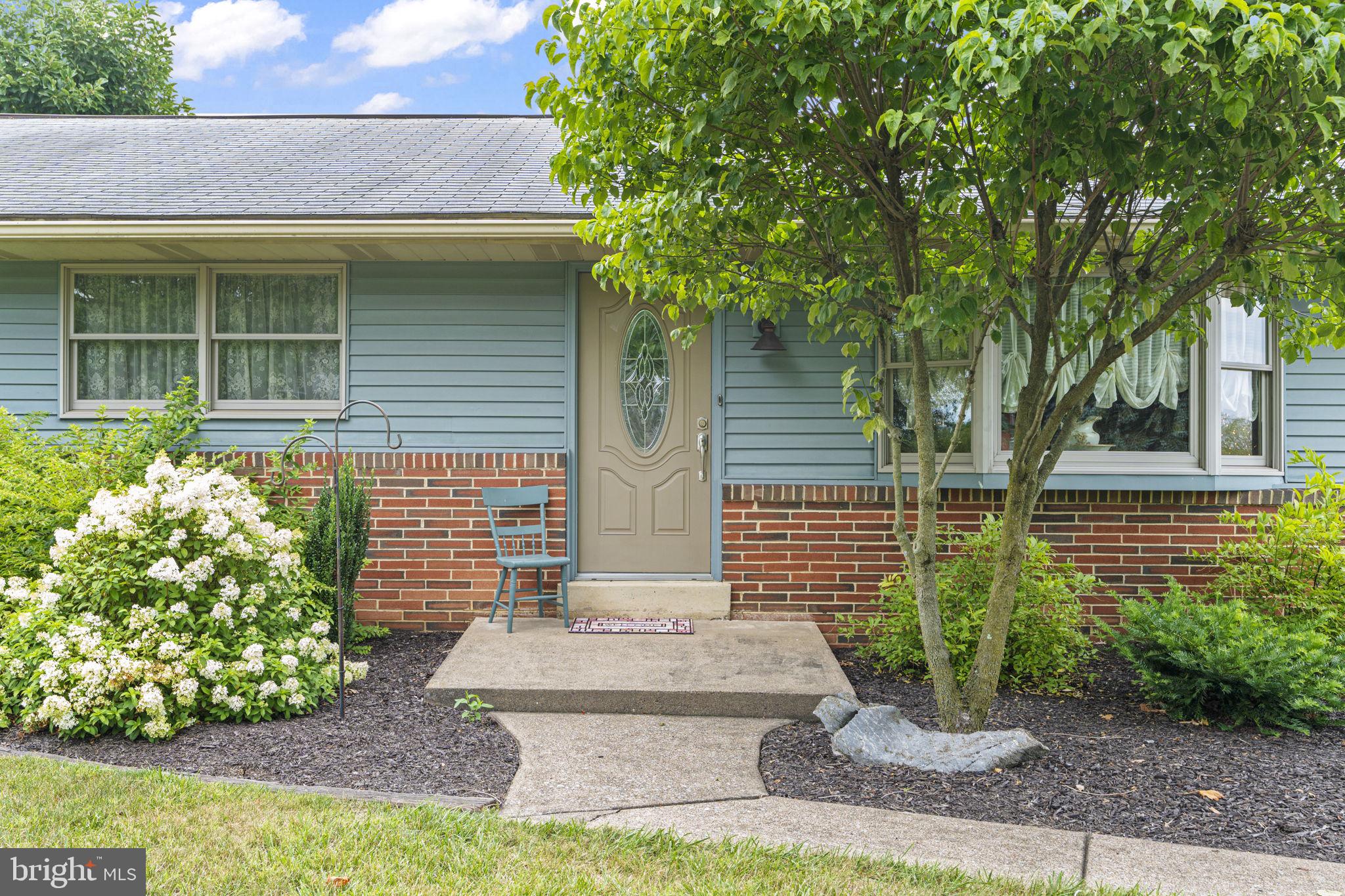140 Green Ridge Road Carlisle, PA 17015 - Photo 4 of 36