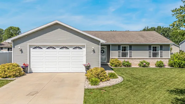 $384,900 | 1028 Durham Lane, Menasha, WI 54952