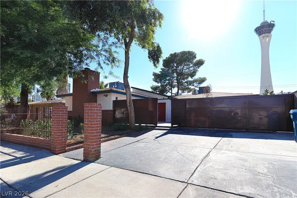 $2,465 | 2100 Santa Ynez Drive, Las Vegas, NV 89104