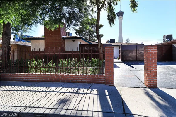 $2,465 | 2100 Santa Ynez Drive, Las Vegas, NV 89104