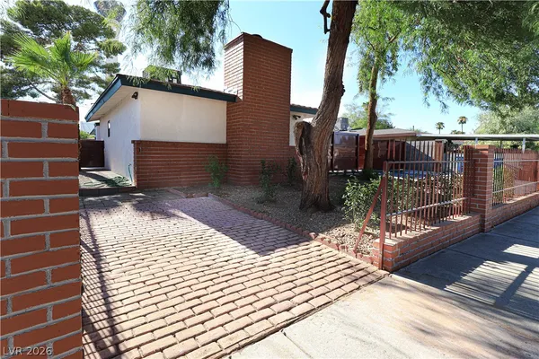 $2,465 | 2100 Santa Ynez Drive, Las Vegas, NV 89104