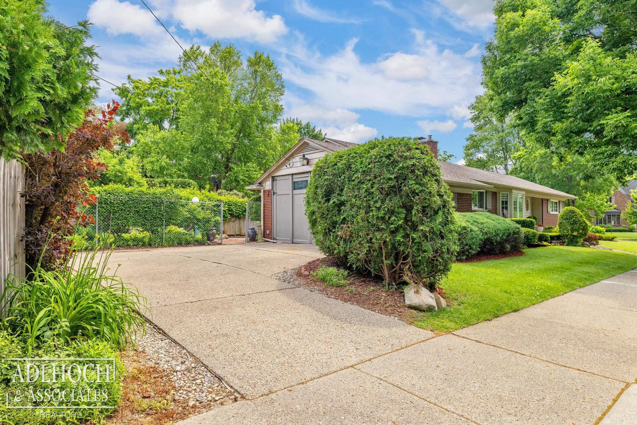 770 Lincoln Road Grosse Pointe, MI 48230 - Photo 53 of 56 50178569-48e78cf6-c30c-418c-b629-0bf0278e78ce.JPG