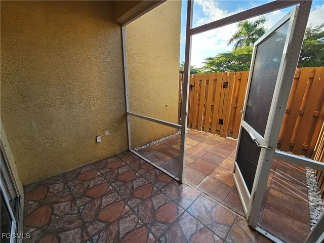 a view of an outdoor space