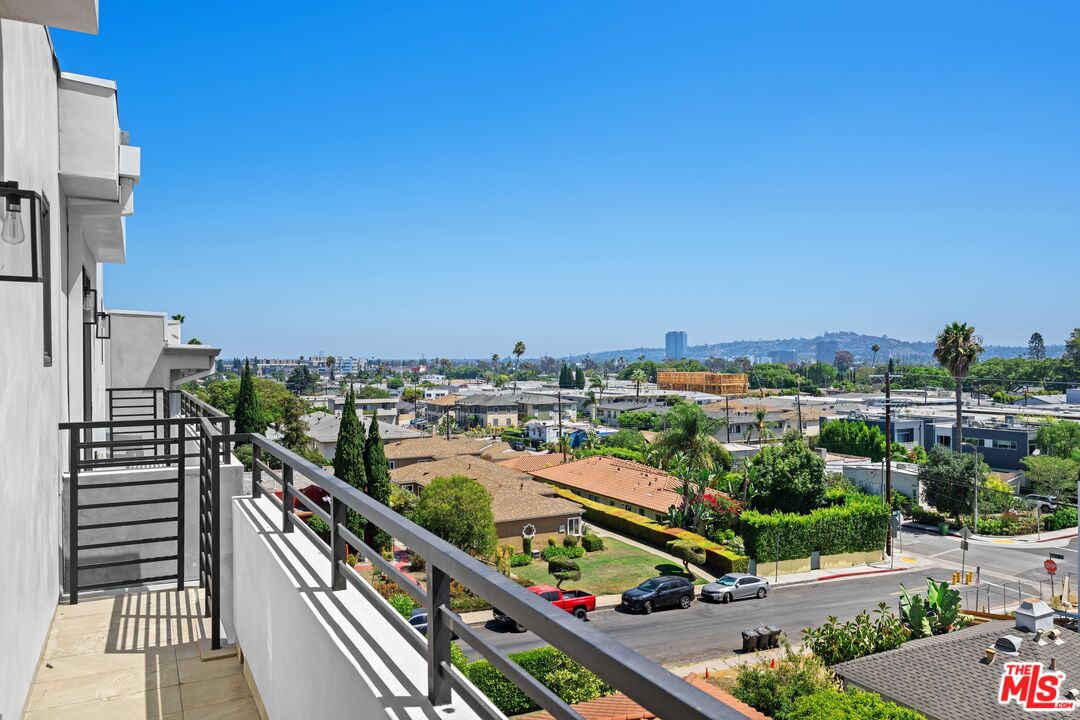 1959 Preuss Road Los Angeles, CA 90034 - Photo 25 of 29
