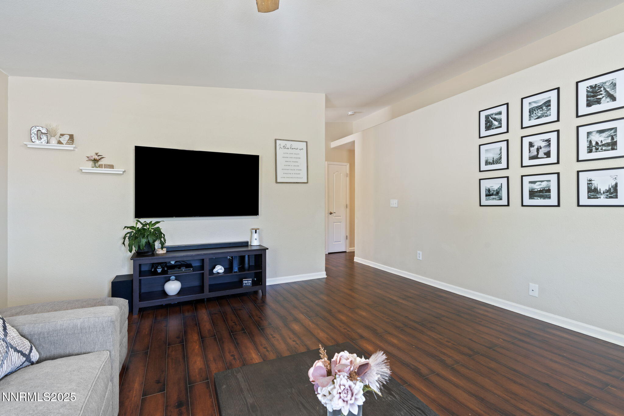 18255 Silverleaf Court Reno, NV 89508 - Photo 12 of 42 11-web-or-mls-DSC06378
