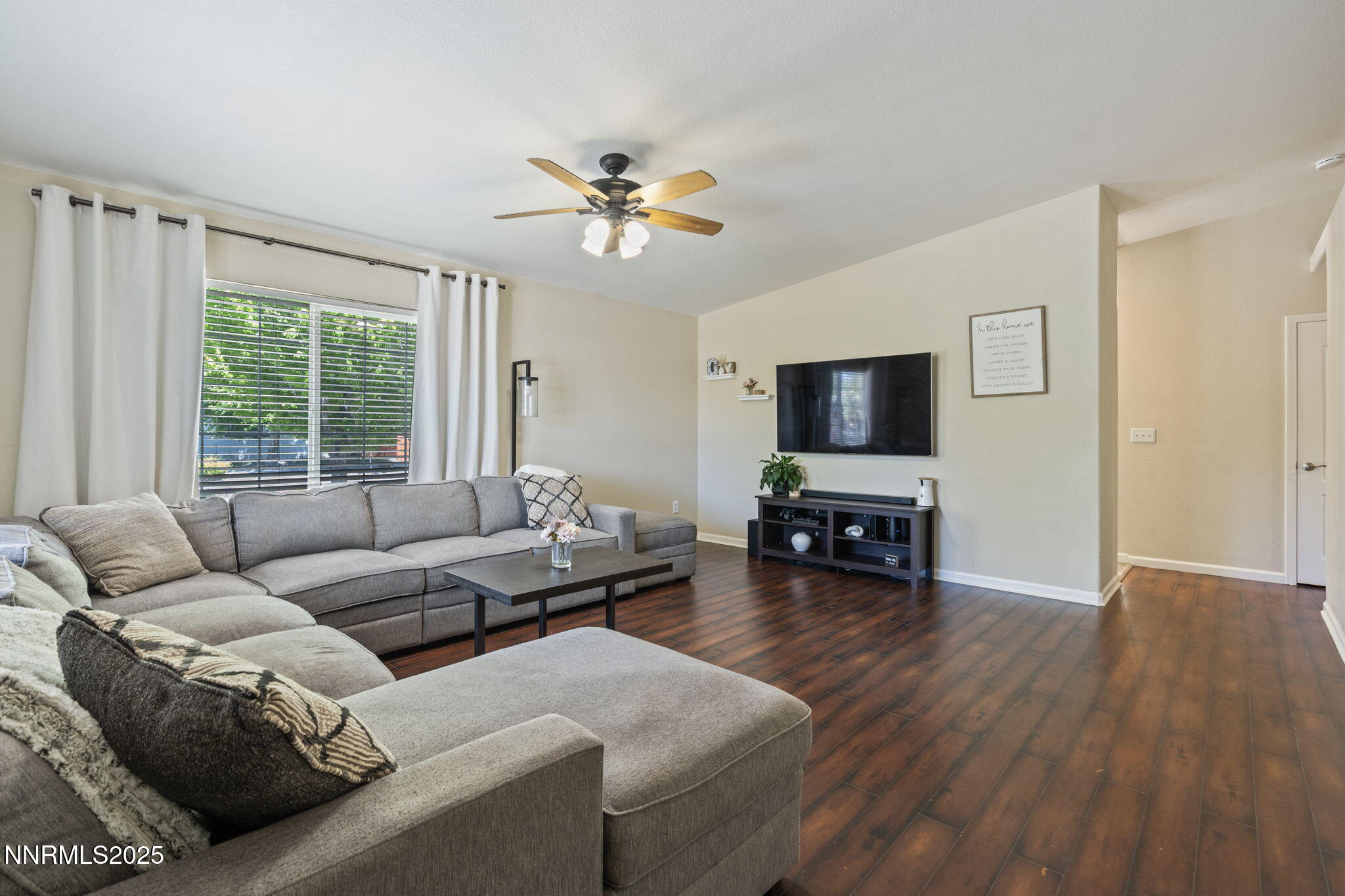 18255 Silverleaf Court Reno, NV 89508 - Photo 13 of 42 12-web-or-mls-DSC06383