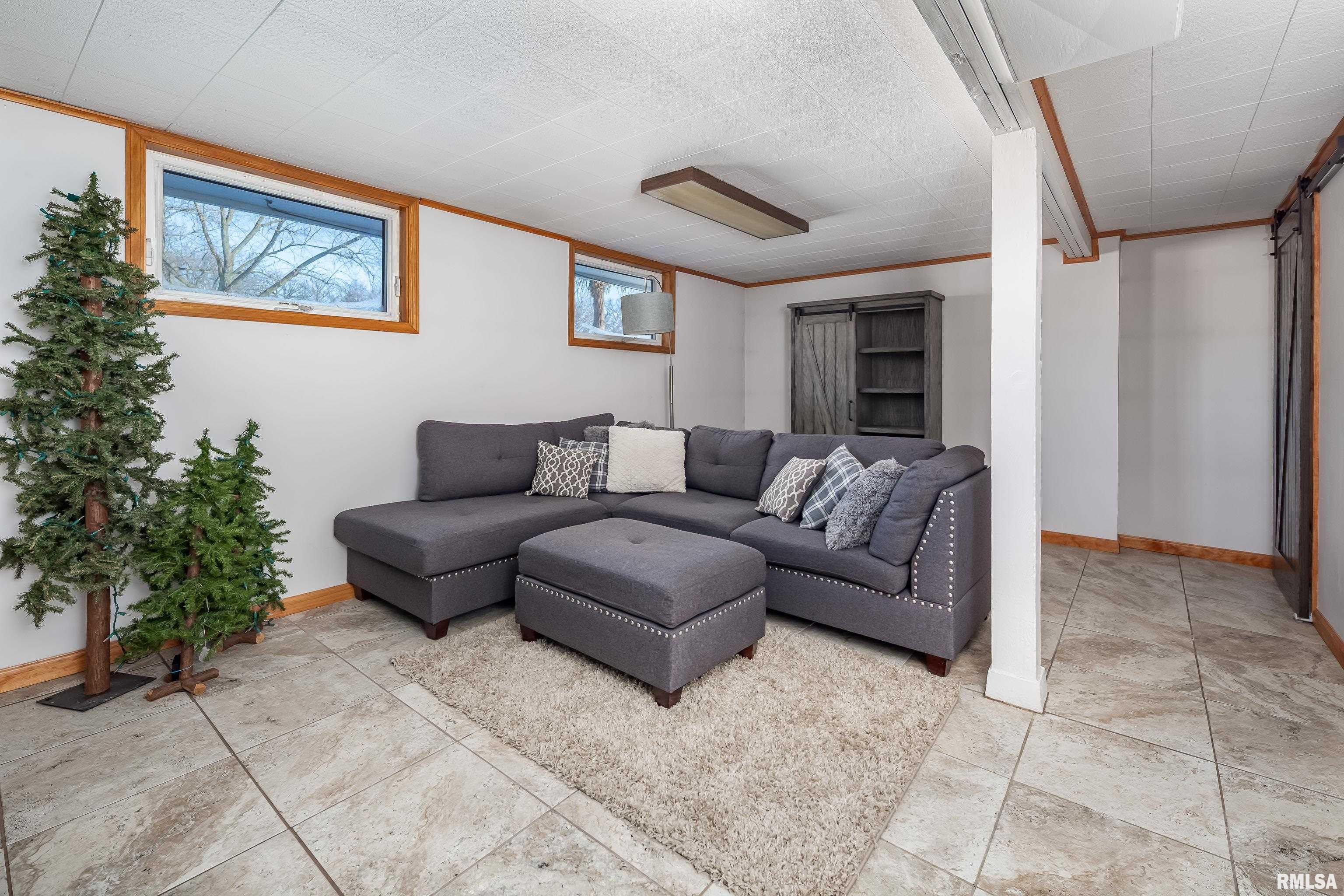 1823 Lincoln Road Bettendorf, IA 52722 - Photo 13 of 35 Gallery Image 13