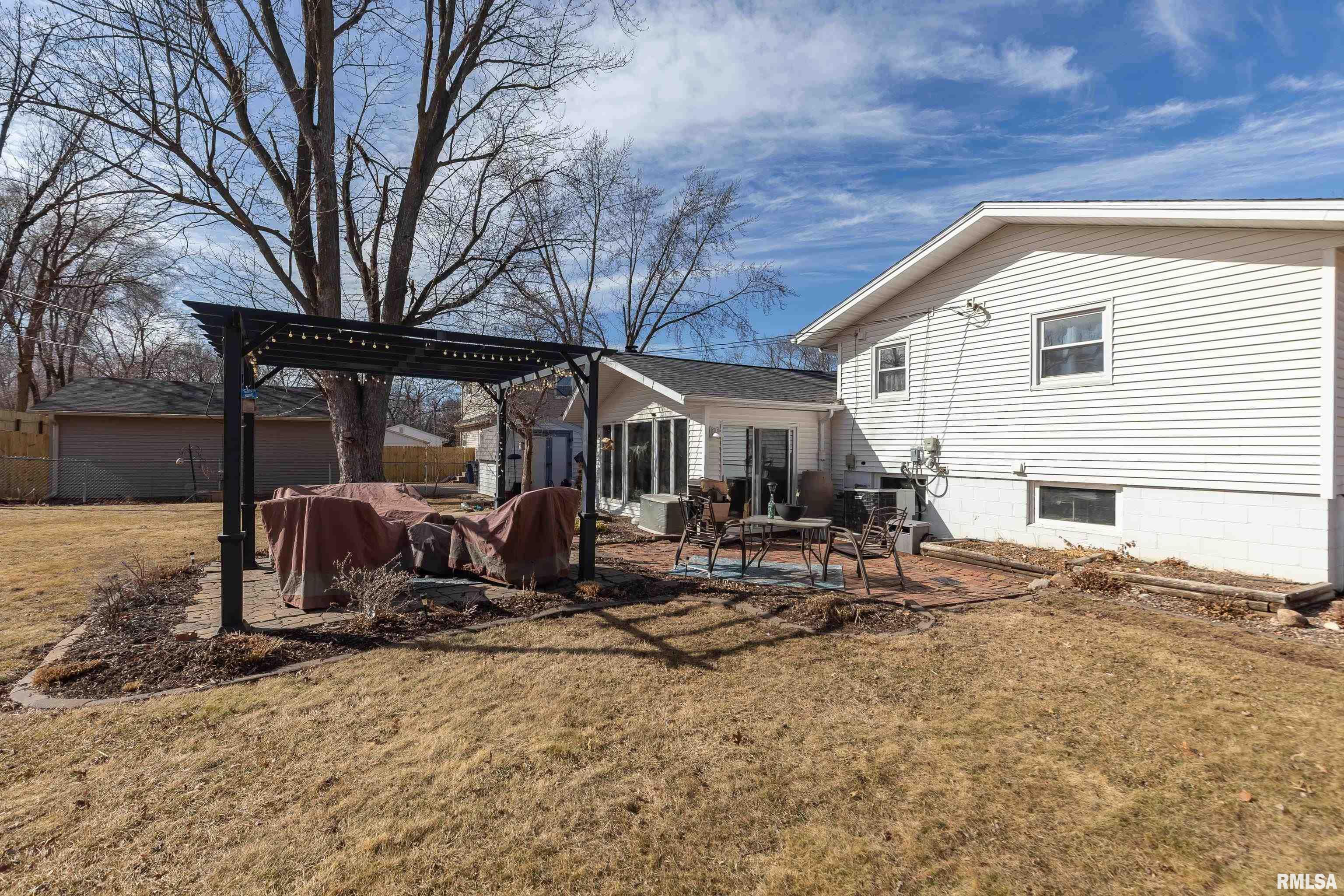 1823 Lincoln Road Bettendorf, IA 52722 - Photo 33 of 35 Gallery Image 33