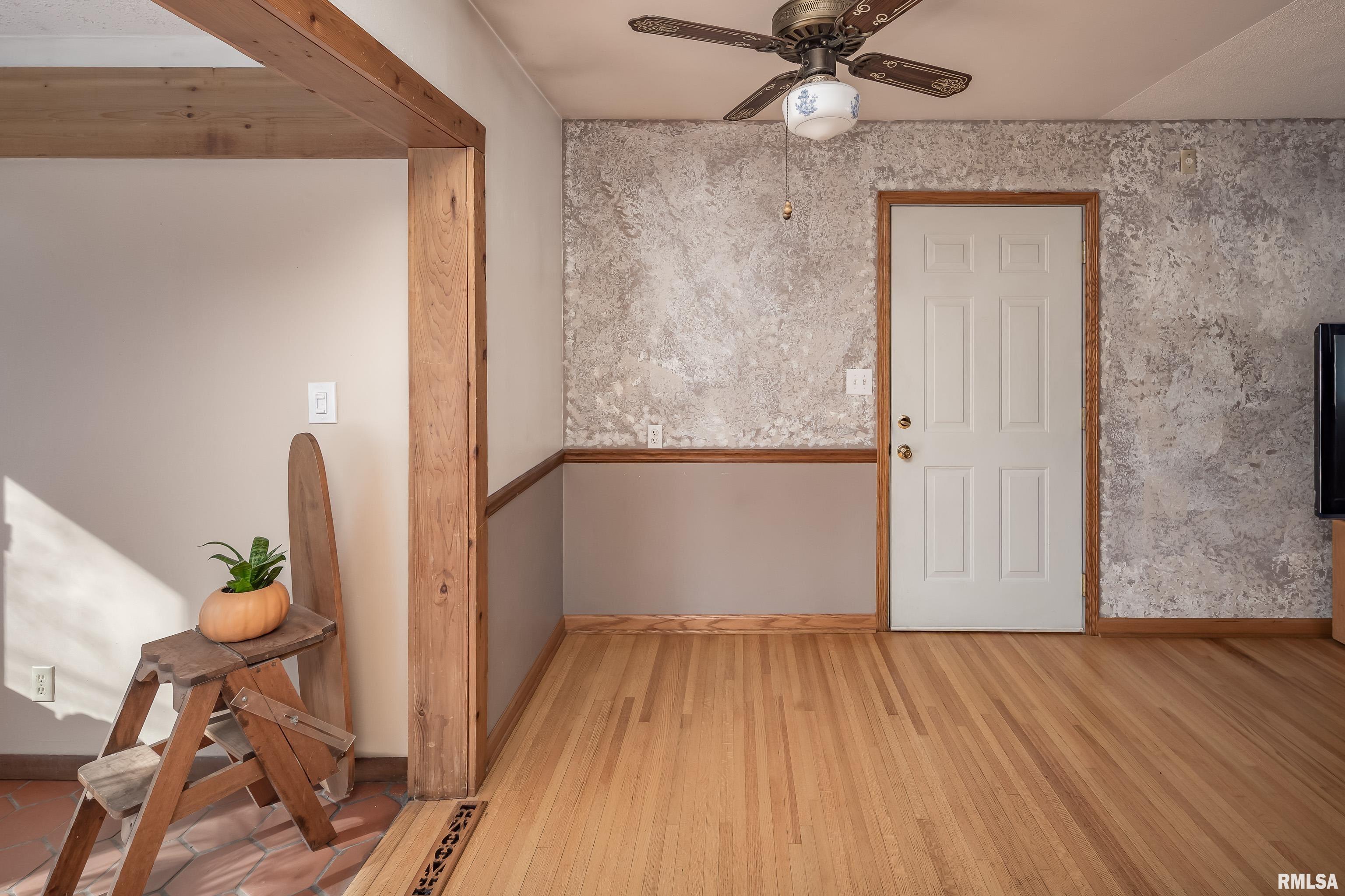 1823 Lincoln Road Bettendorf, IA 52722 - Photo 5 of 35 Gallery Image 5
