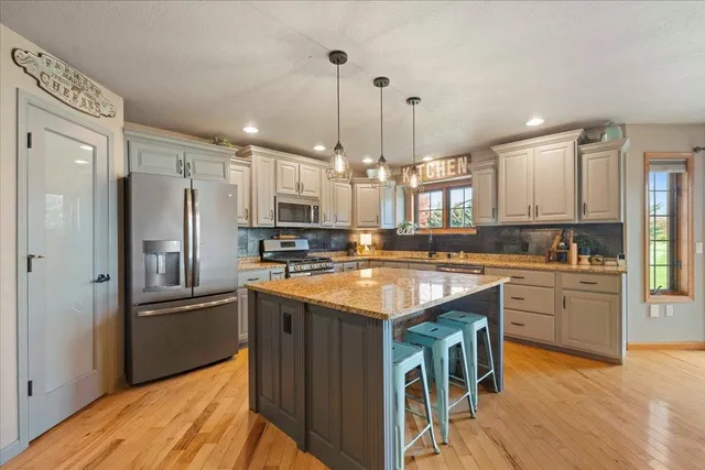 $709,900 | 6399 Irving Drive, Sun Prairie, WI 53590