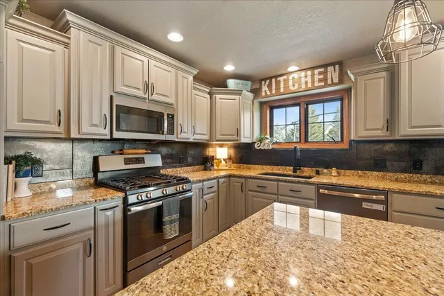 $709,900 | 6399 Irving Drive, Sun Prairie, WI 53590