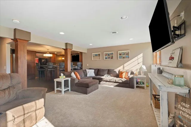 $709,900 | 6399 Irving Drive, Sun Prairie, WI 53590