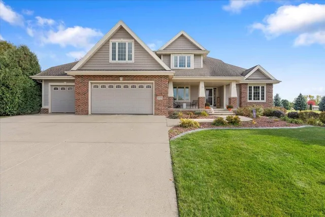 $709,900 | 6399 Irving Drive, Sun Prairie, WI 53590