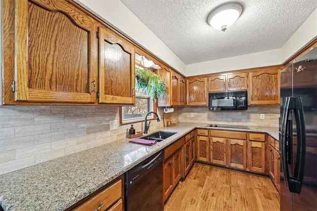 $380,000 | 6532 Northwest Melody Court, Parkville, MO 64152