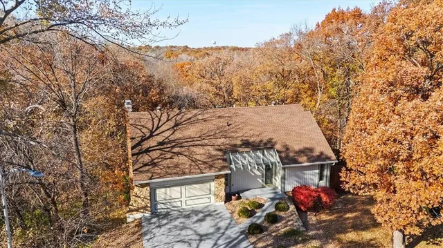 $380,000 | 6532 Northwest Melody Court, Parkville, MO 64152