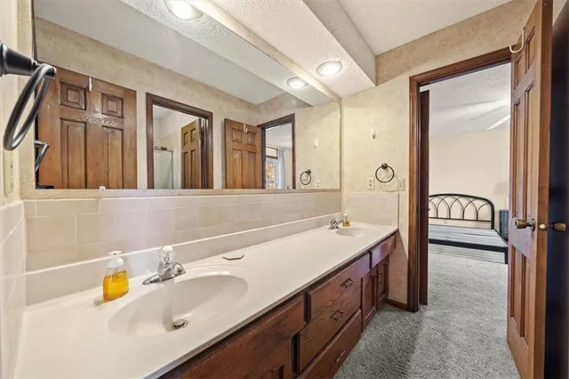 $380,000 | 6532 Northwest Melody Court, Parkville, MO 64152