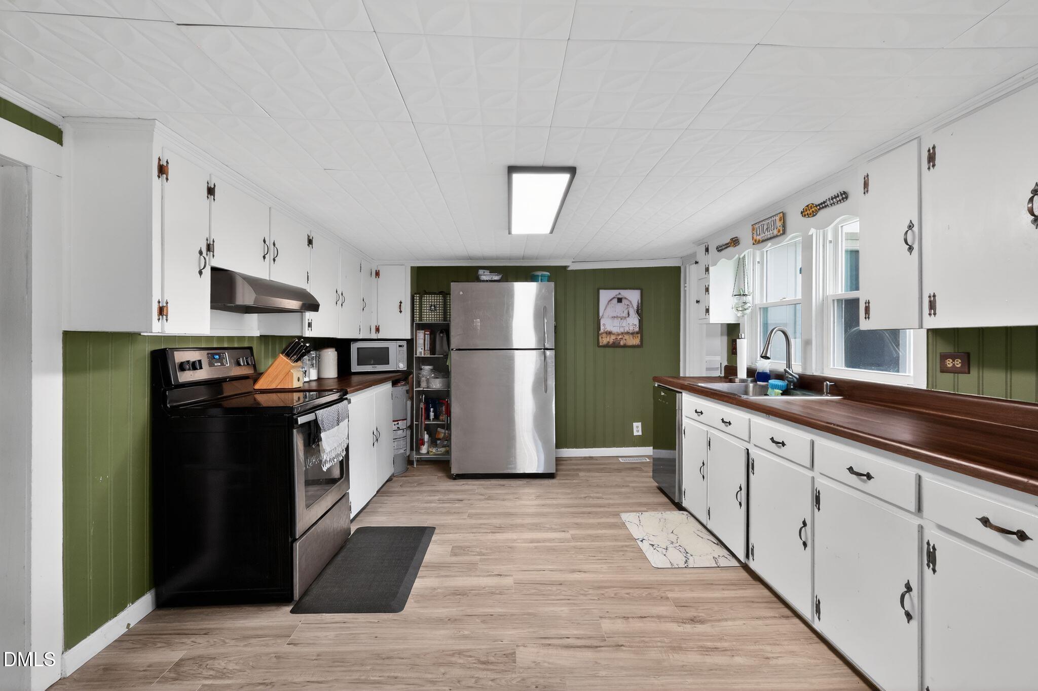 113 Clayton Road Benson, NC 27504 - Photo 11 of 33 16_113_Clayton_Road_Angier_NC_27501-Kitc