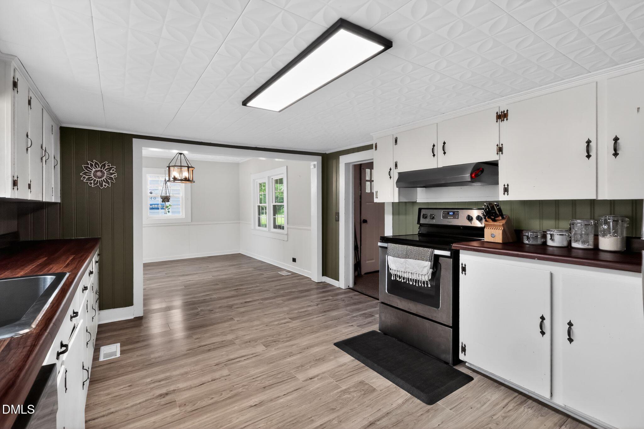 113 Clayton Road Benson, NC 27504 - Photo 14 of 33 19_113_Clayton_Road_Angier_NC_27501-Kitc