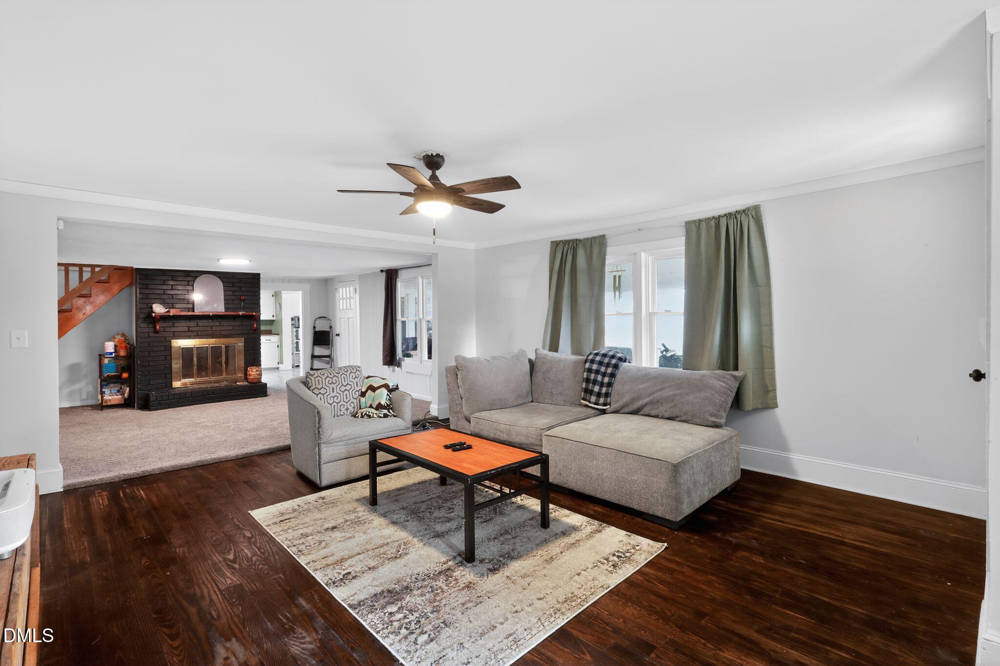 113 Clayton Road Benson, NC 27504 - Photo 5 of 33 09_113_Clayton_Road_Angier_NC_27501-Livi