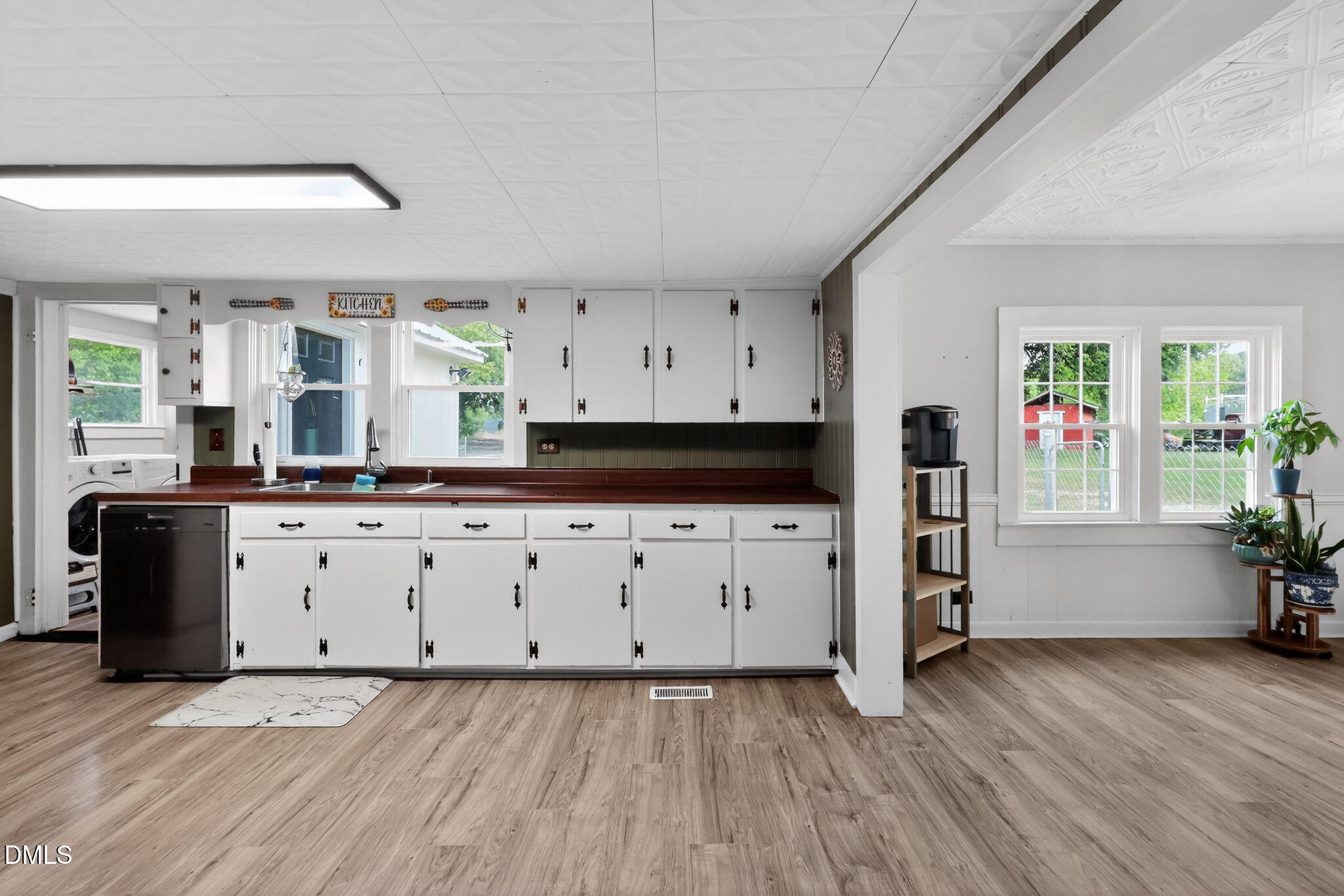 113 Clayton Road Benson, NC 27504 - Photo 9 of 33 15_113_Clayton_Road_Angier_NC_27501-Kitc