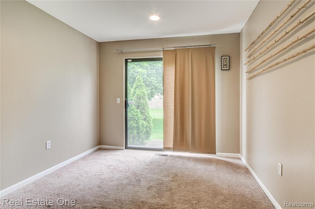 27860 Evergreen Road Lathrup Village, MI 48076 - Photo 11 of 18
