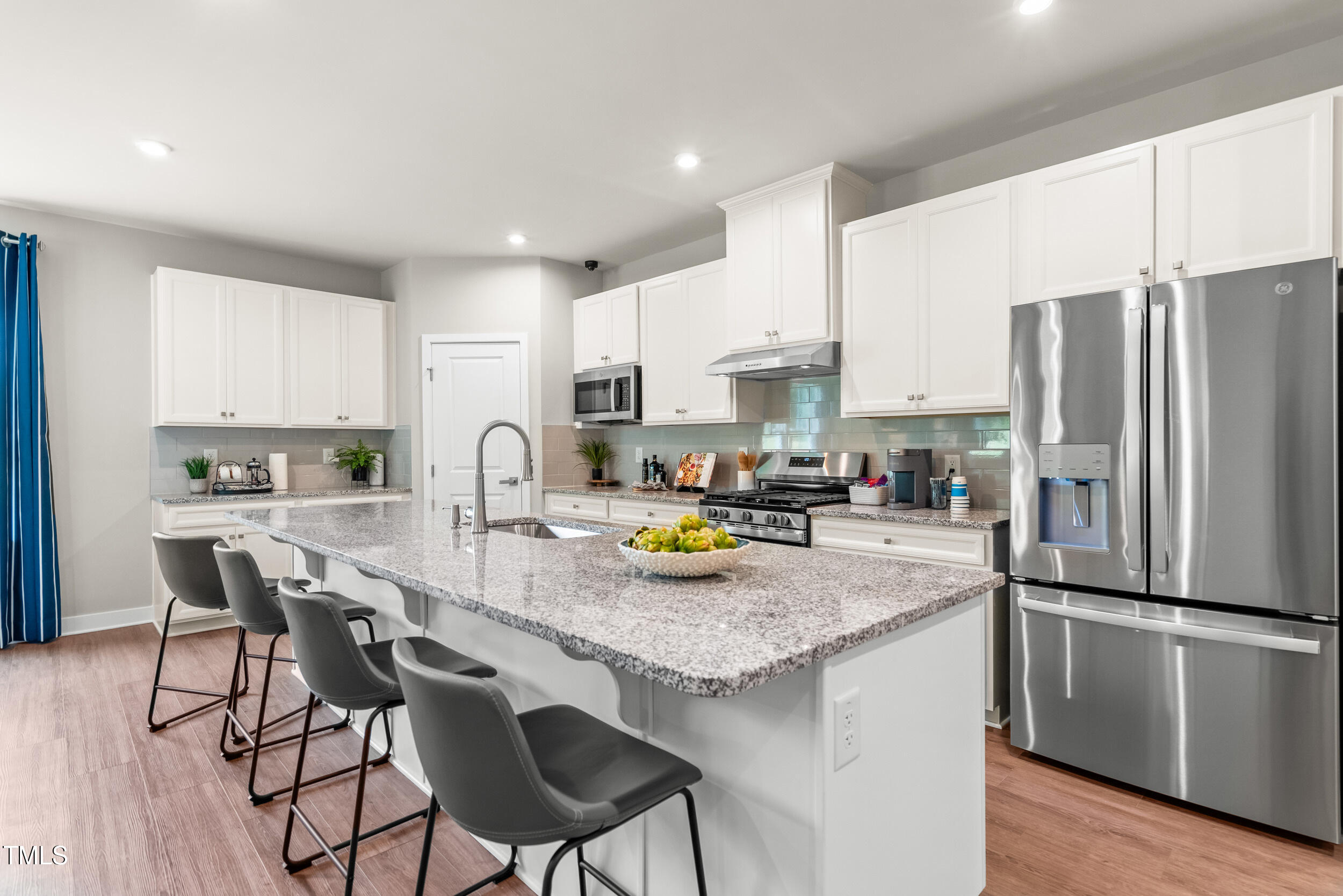 4704 Potting Shed Lane Raleigh, NC 27604 - Photo 5 of 27 9_dsc04238