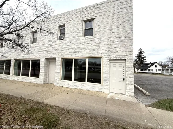 $1,100 | 29222 Grand River Avenue, Unit 5, Farmington, MI 48336