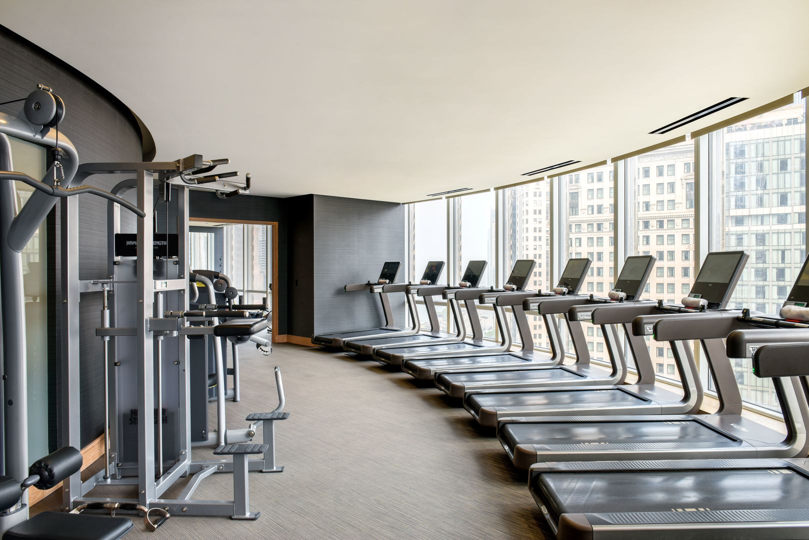 401 North Wabash Avenue, Unit 73F Chicago, IL 60611 - Photo 38 of 40 a view of gym