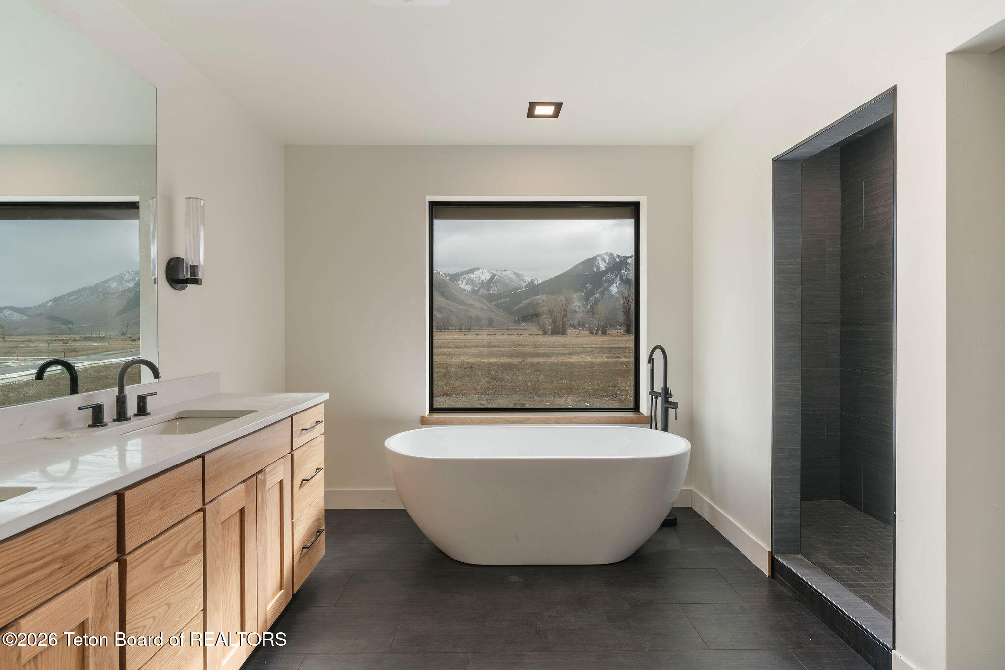 2055 Log Cabin Clb Road Jackson, WY 83001 - Photo 17 of 28 Primary Bathroom