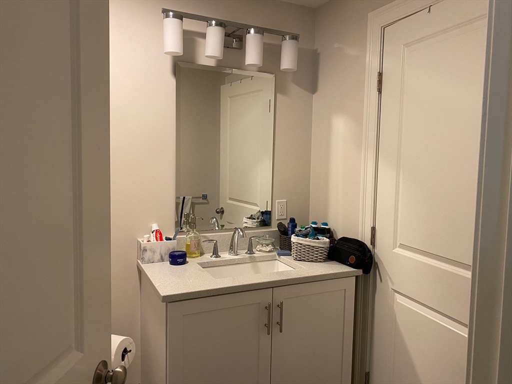 896 Chestnut Street, Unit 896 Waban, MA 02468 - Photo 16 of 17