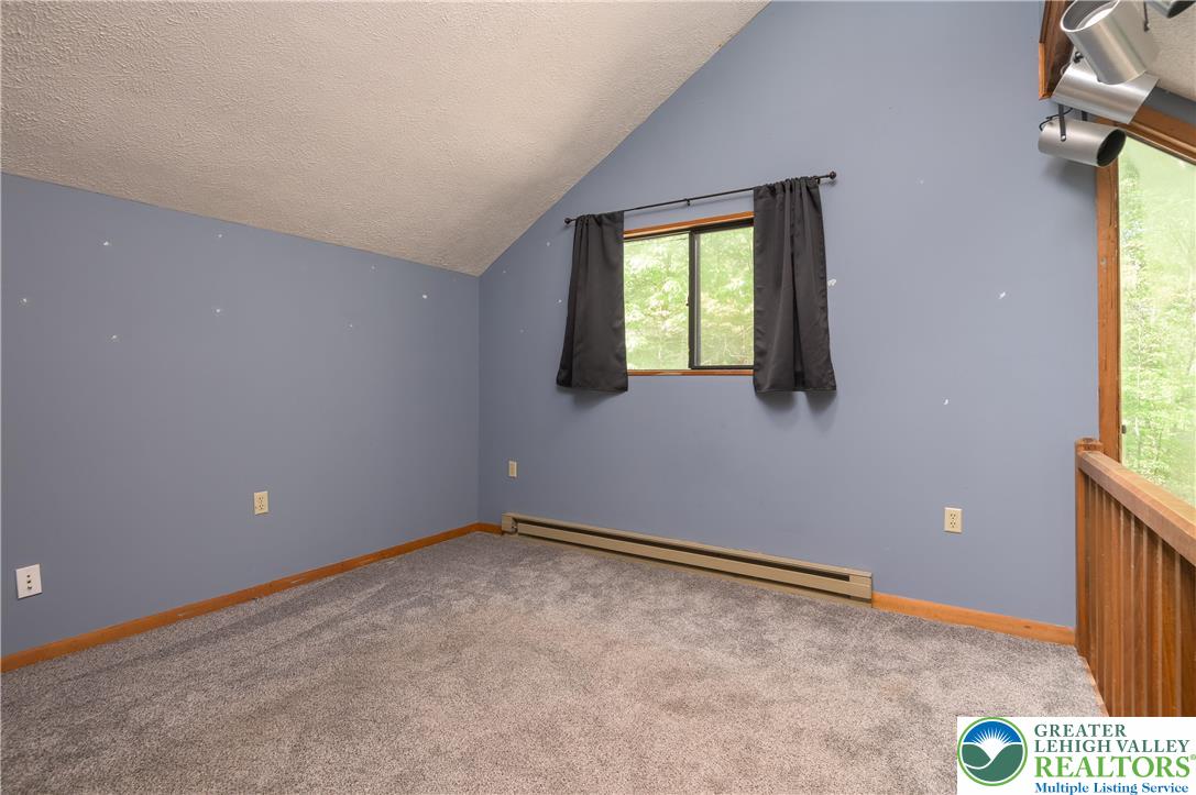 218 Blue Jay Court Bushkill, PA 18324 - Photo 26 of 37