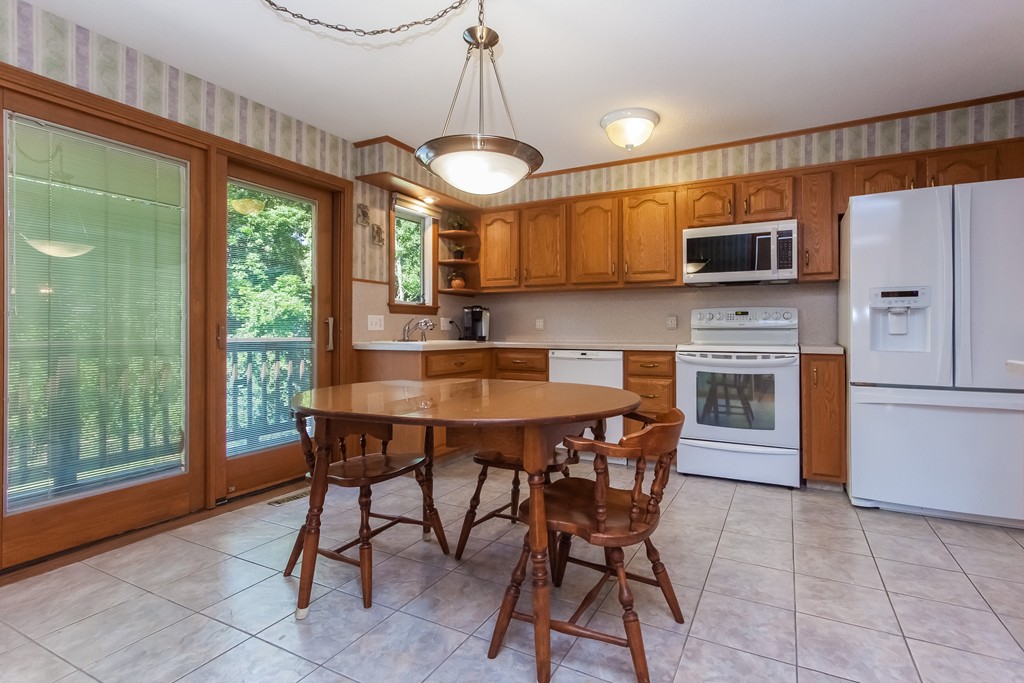 82 Wyndward Road Longmeadow, MA 01106 - Photo 9 of 27