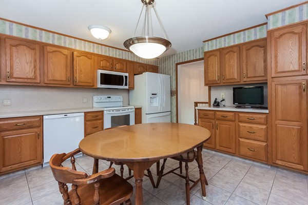 82 Wyndward Road Longmeadow, MA 01106 - Photo 10 of 27