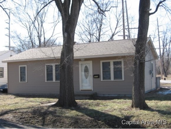1235 North Daniel Springfield, IL 62702 - Photo 1 of 12